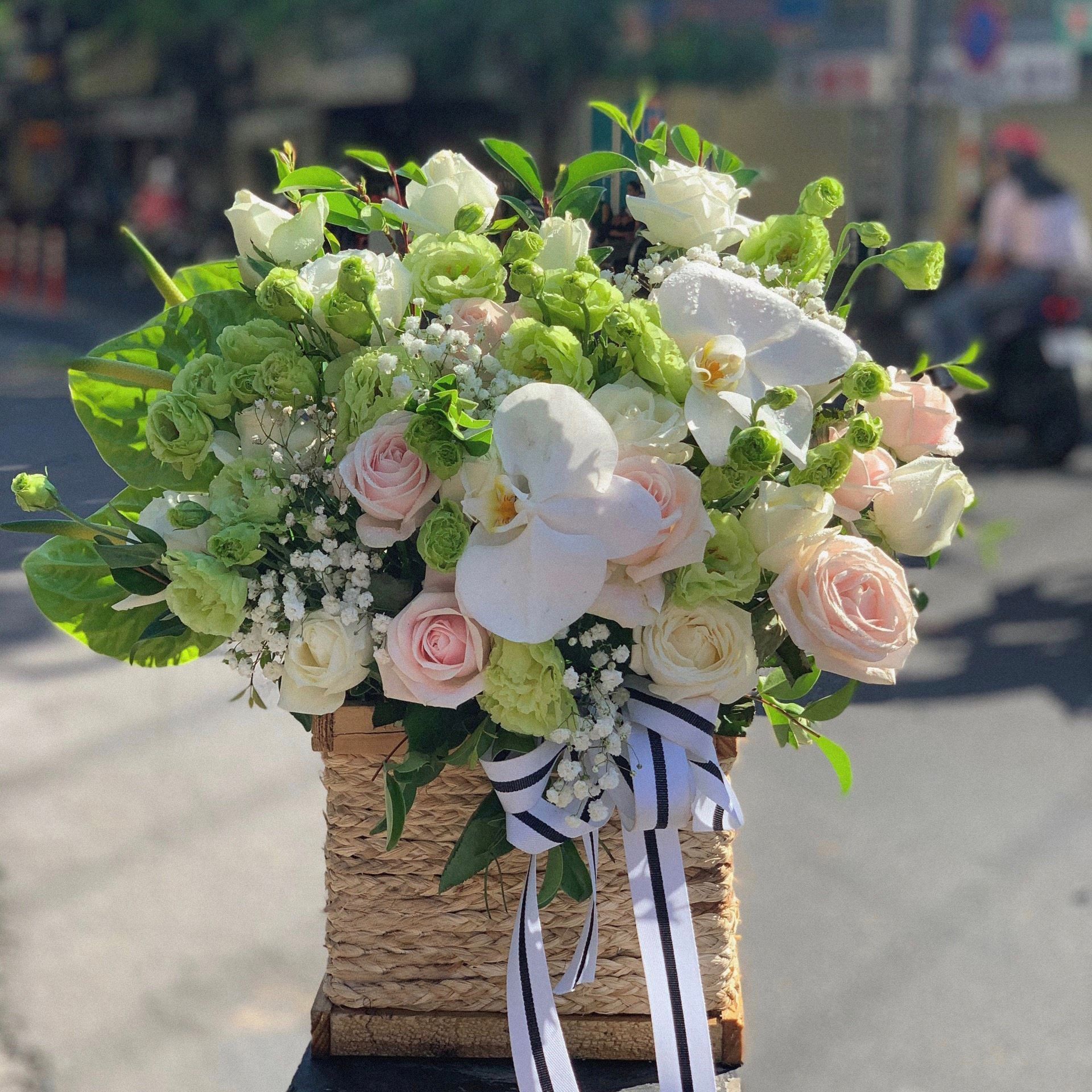 Cách chọn lẵng hoa chúc mừng khai trương đẹp, ý nghĩa