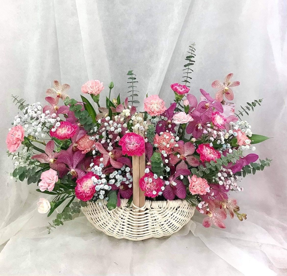 Làm sao mua được hoa chúc mừng ngày 8 3 với mức giá hợp lý?